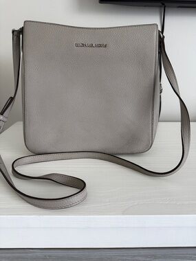 Michael Kors Pebbled Leather Crossbody in Light Taupe